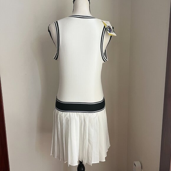 New Sleeveless VNeck Black White Sporty Tennis Dress by Halara Size M - Picture 11 of 11